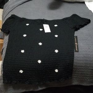 Super cute! Black off the shoulder Tee